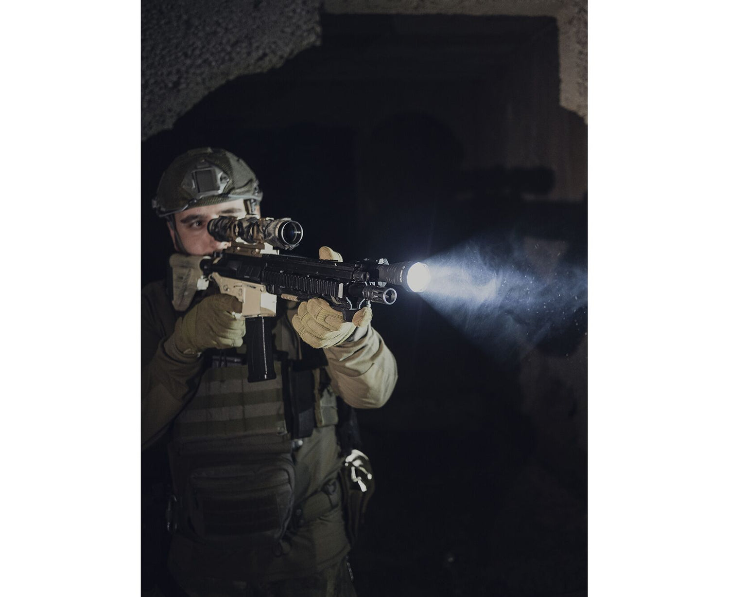 Armytek Flashlights Predator Pro Magnet USB (warm light)