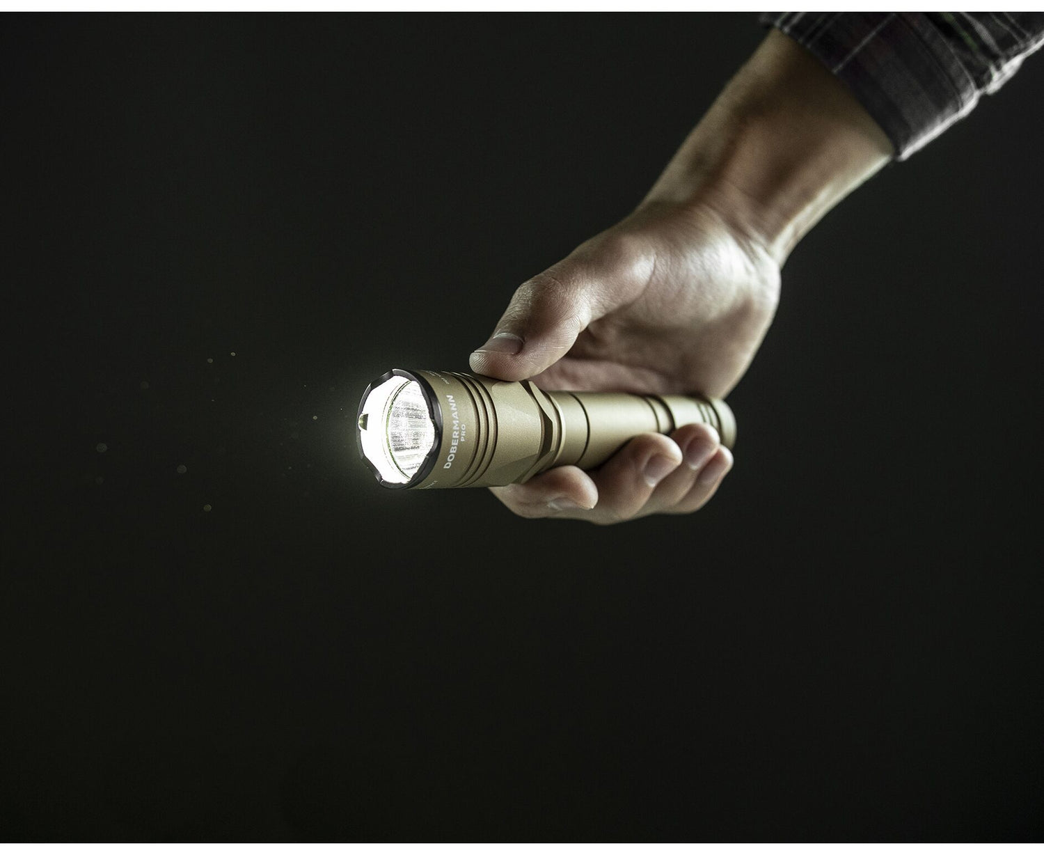 Armytek Flashlights Dobermann Pro Magnet USB Sand (warm light)